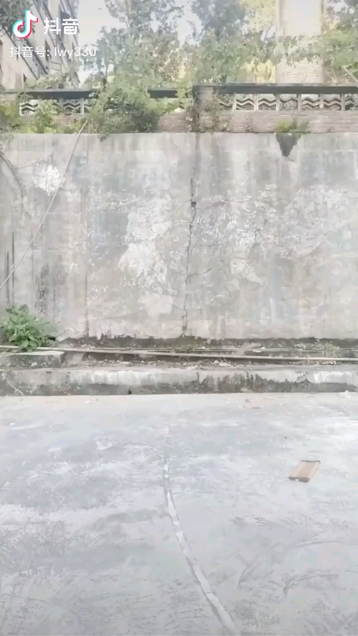 video-poster