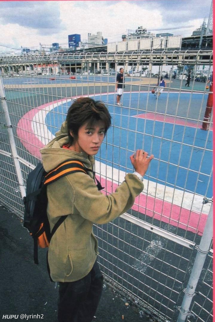 小栗旬年轻时能和冠希年轻时比一比吗