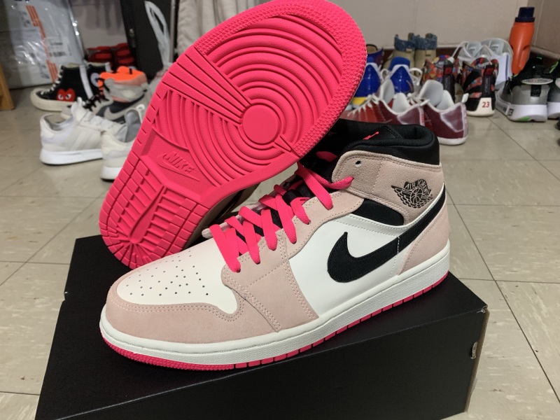 aj1 mid crimson tint淡雅粉开箱富婆上脚