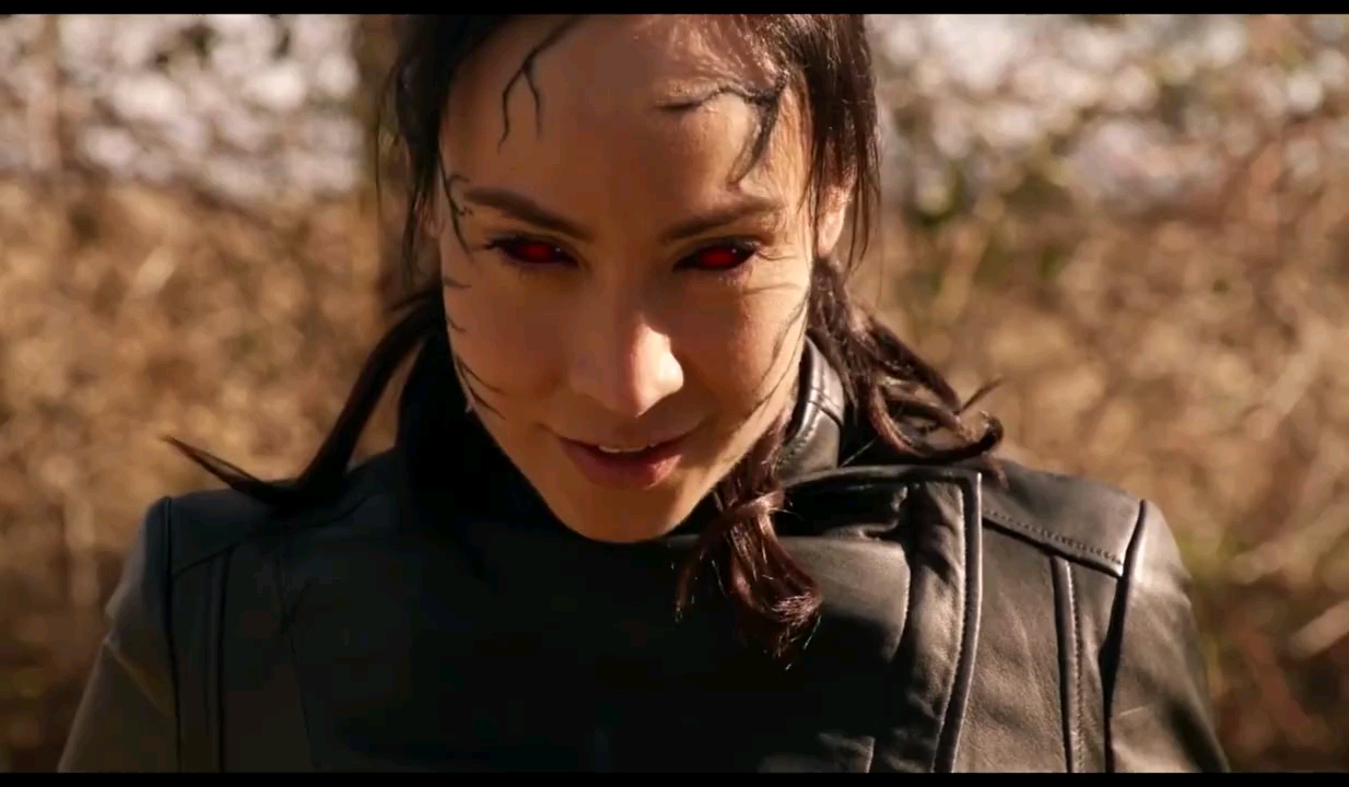 明日传奇超能英雄被恶魔打败下一秒合体召唤出一只可爱神兽恶魔遭殃了