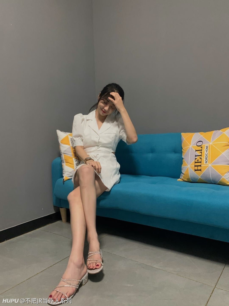 女性朋友来我家了 老老实实坐在沙发是什么意思 虎扑 女性朋友来我家了 老老实实坐在沙发是什么意思 虎扑