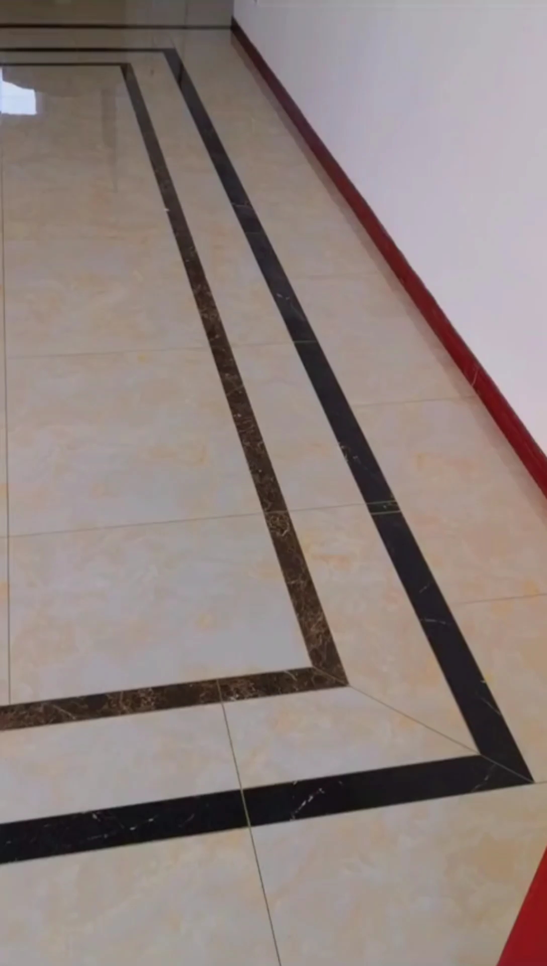 咸阳装修给客厅地面加圈波打线吧