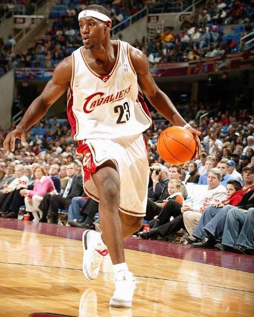 詹姆斯哪个时期的身材最好