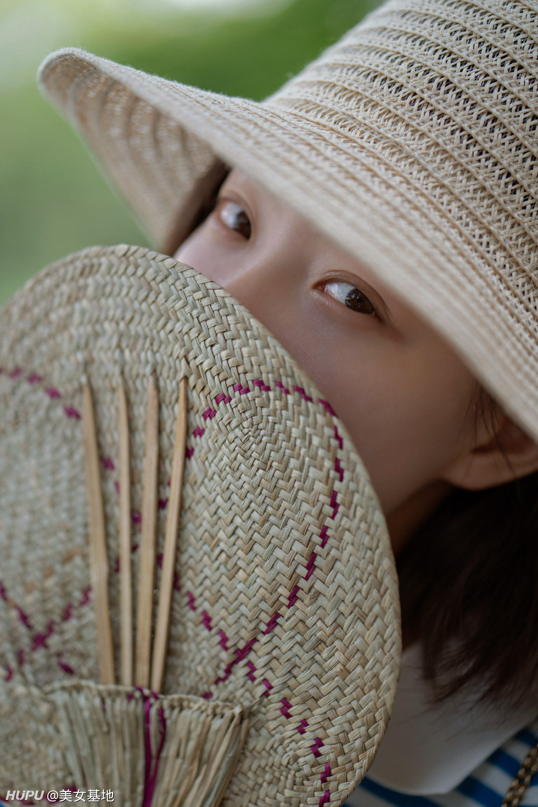 倪妮夏日山野写真