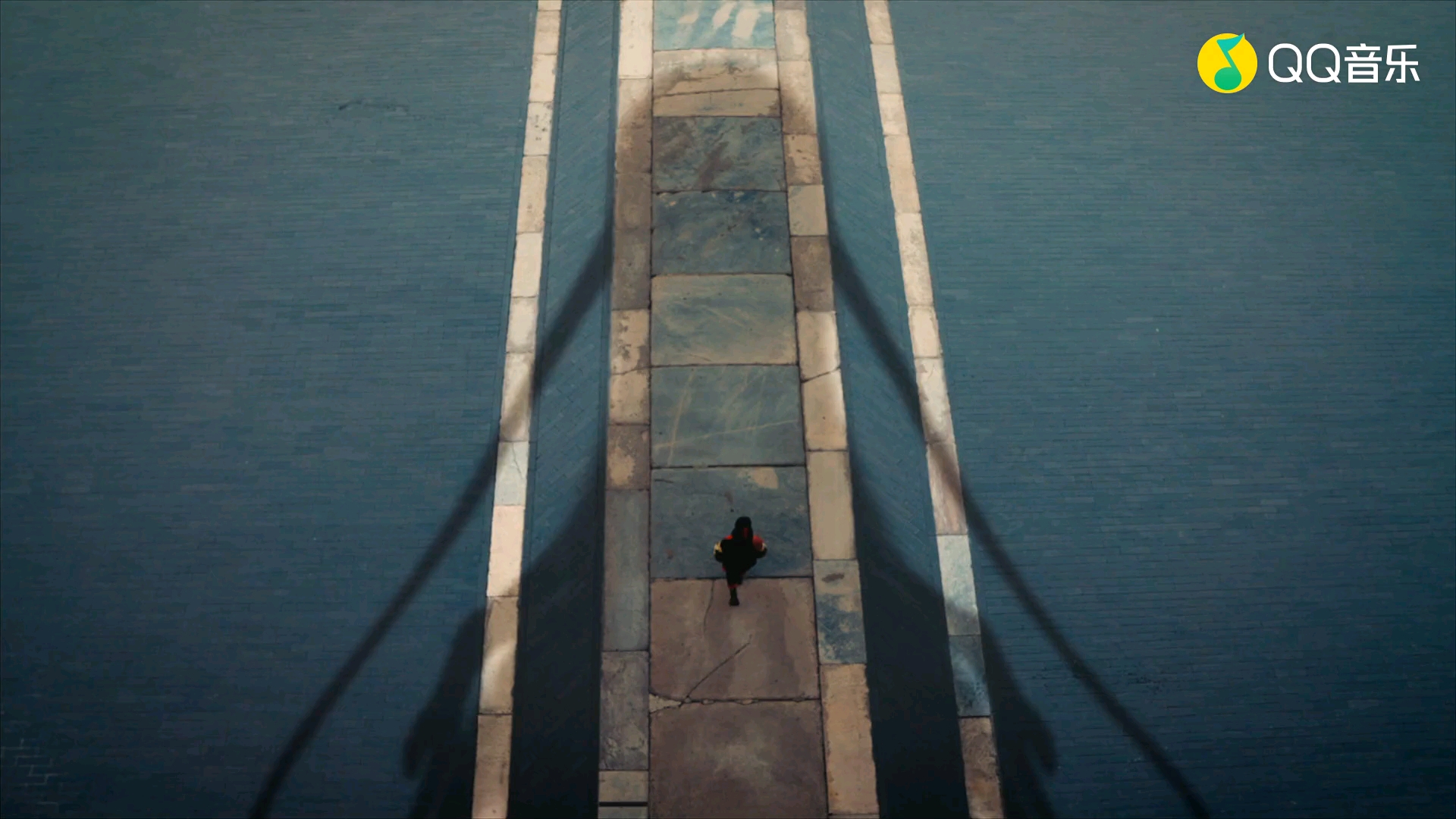 video-poster