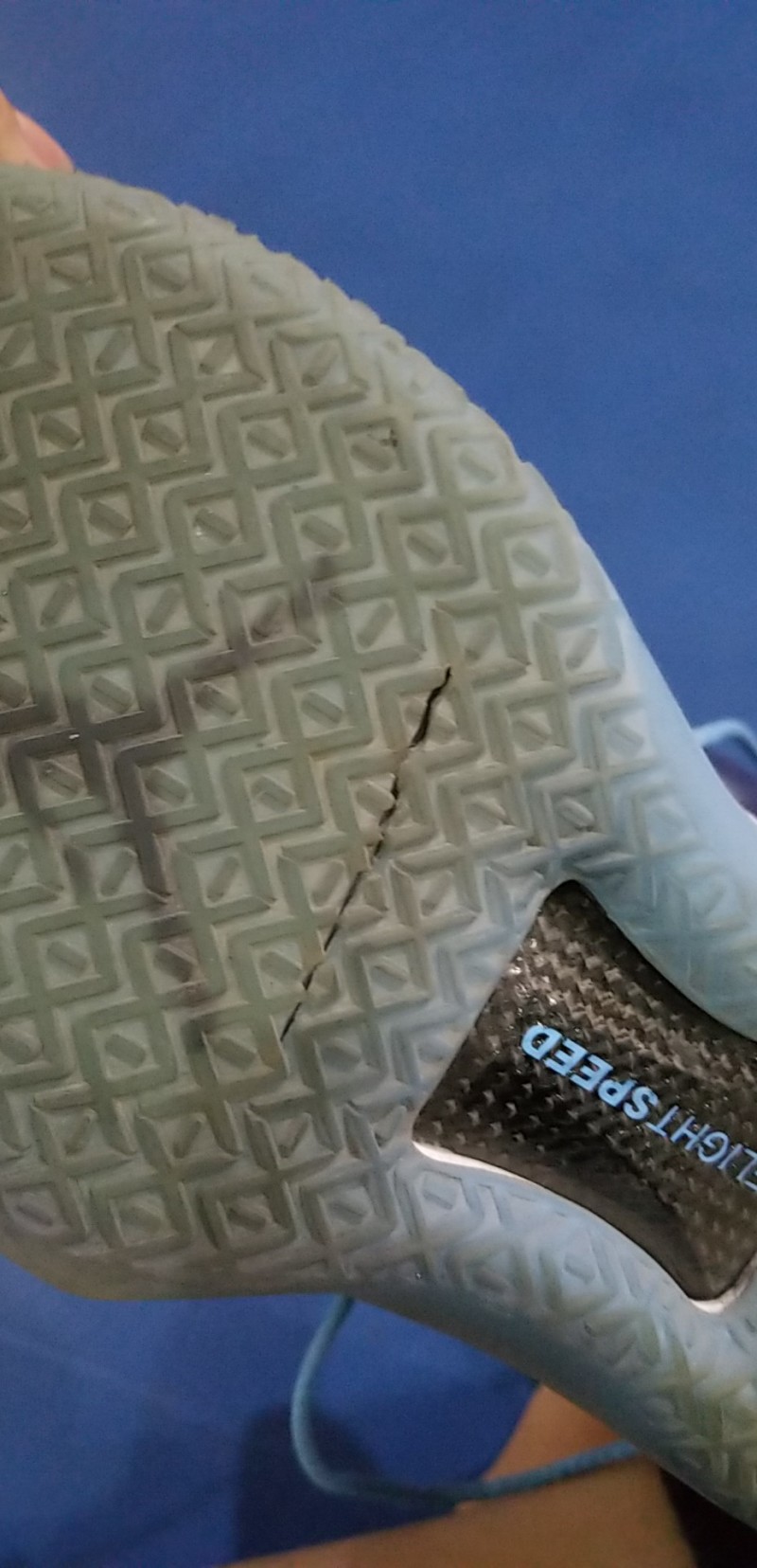 aj32,水晶底断底了,能修补吗