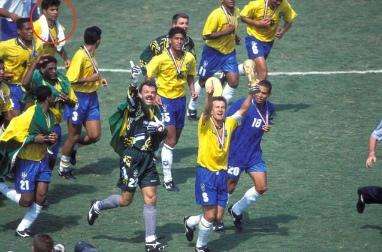 5月15日，巴黎圣日尔曼名宿，拉易59岁生日