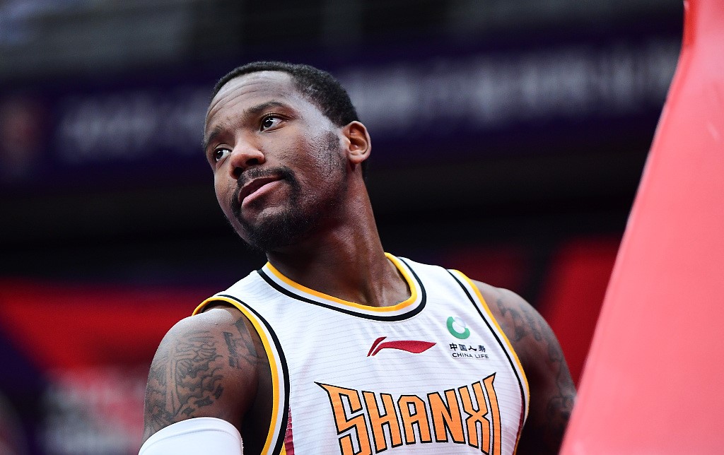 山西男篮官方发布联赛最佳球员费尔德拍摄花絮