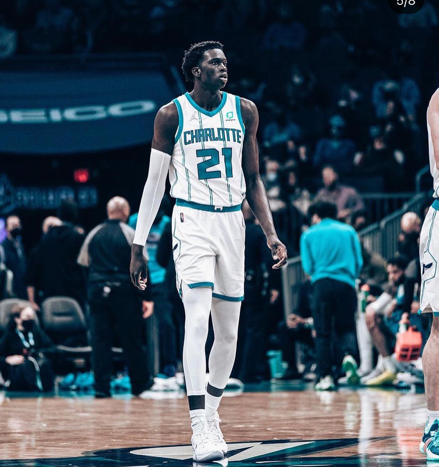 媒体晒黄蜂球员jt-索尔休赛季打野球视频-nba-黄蜂专区-虎扑社区